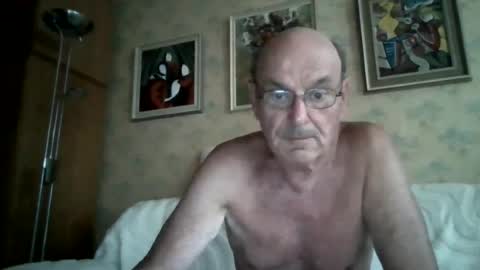 Snapshot of manes5858 chatting on 06/20/26, 04:21 manes5858 online show from 06/20/26, 04:21