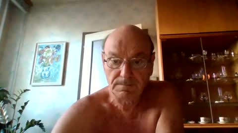 Snapshot of manes5858 chatting on 06/24/26, 04:11 manes5858 online show from 06/24/26, 04:11