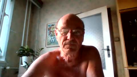 Snapshot of manes5858 chatting on 06/28/26, 03:34 manes5858 online show from 06/28/26, 03:34