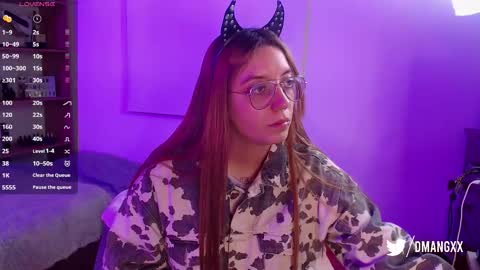 Snapshot of mangxx chatting on 11/21/25, 05:17 Danny online show from 11/21/25, 05:17