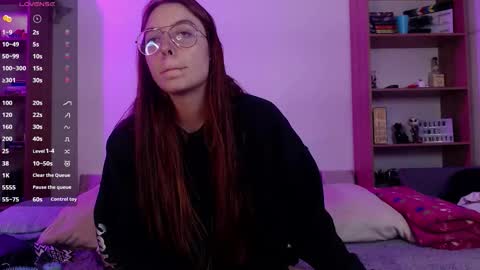 Snapshot of mangxx chatting on 11/27/25, 02:24 Danny online show from 11/27/25, 02:24