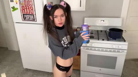 manicpixiedreamfrog online show from 03/19/26, 05:39