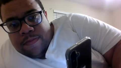 Snapshot of manly22 chatting on 11/18/25, 05:12 TIM online show from 11/18/25, 05:12