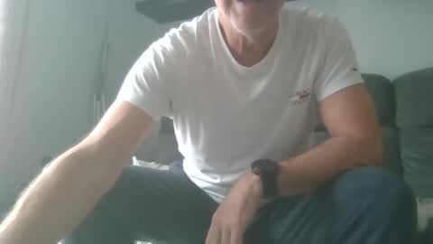 Snapshot of manngrossbite chatting on 12/11/24, 01:17 manngrossbite online show from 12/11/24, 01:17