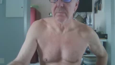 Snapshot of manngrossbite chatting on 03/12/25, 09:12 manngrossbite online show from 03/12/25, 09:12