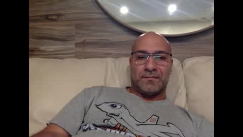 Snapshot of manny77977 chatting on 12/05/24, 10:12 david 77977 online show from 12/05/24, 10:12