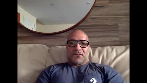 Snapshot of manny77977 chatting on 12/17/25, 03:07 david 77977 online show from 12/17/25, 03:07