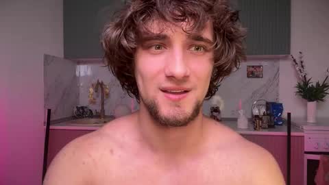 Snapshot of manolein chatting on 11/21/25, 09:24 manolein online show from 11/21/25, 09:24