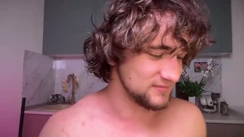 Snapshot of manolein chatting on 11/24/25, 07:46 manolein online show from 11/24/25, 07:46