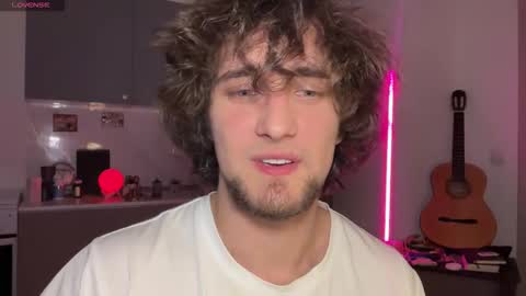 Snapshot of manolein chatting on 12/19/25, 11:56 manolein online show from 12/19/25, 11:56