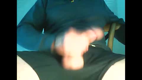 Snapshot of manu_481 chatting on 10/21/25, 02:40 manu_481 online show from 10/21/25, 02:40