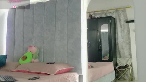 Manu  online show from 03/04/26, 06:03