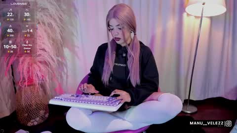 manu  velezz   Help me to get to 100 thumbs ups Tip 25tks  Rate me  online show from 03/31/26, 07:09