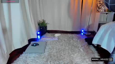 Manu Velez  online show from 10/05/25, 05:50