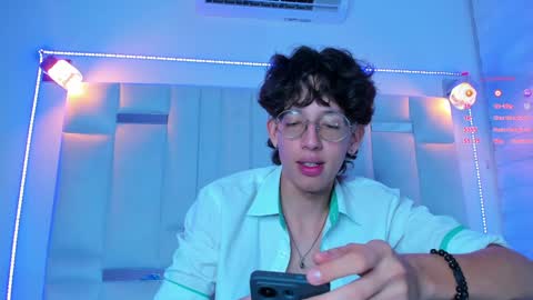 Snapshot of manu_vera8 chatting on 01/17/25, 12:42 Manuel online show from 01/17/25, 12:42