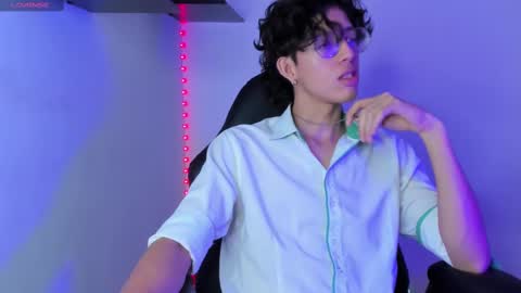 Snapshot of manu_vera8 chatting on 02/22/25, 07:25 Manuel online show from 02/22/25, 07:25