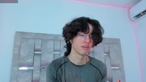 Snapshot of manu_vera8 chatting on 10/11/25, 08:51 Manuel online show from 10/11/25, 08:51