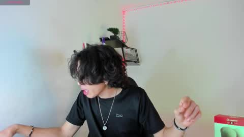 Snapshot of manu_vera8 chatting on 10/18/25, 03:09 Manuel online show from 10/18/25, 03:09