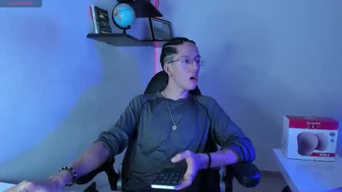 Snapshot of manu_vera8 chatting on 11/09/25, 01:48 Manuel online show from 11/09/25, 01:48