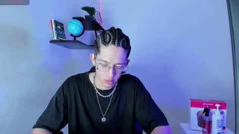 Snapshot of manu_vera8 chatting on 11/11/25, 03:06 Manuel online show from 11/11/25, 03:06