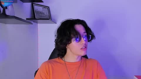 Snapshot of manu_vera8 chatting on 11/14/25, 02:32 Manuel online show from 11/14/25, 02:32