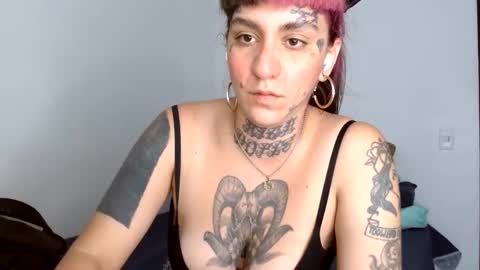 Snapshot of manuarango chatting on 11/25/25, 09:26 Spiritual Gangsta Princess 1111 online show from 11/25/25, 09:26