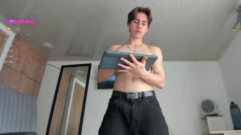 Snapshot of manucute_23_ chatting on 12/13/24, 05:21 manucute 23 online show from 12/13/24, 05:21