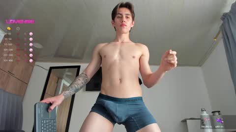 Snapshot of manucute_23_ chatting on 12/17/24, 02:44 manucute 23 online show from 12/17/24, 02:44