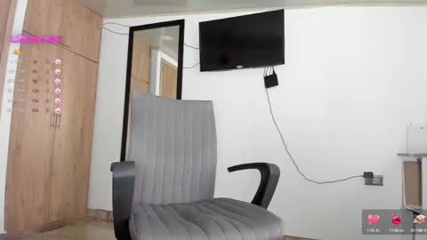 Snapshot of manucute_23_ chatting on 02/24/25, 07:52 manucute 23 online show from 02/24/25, 07:52