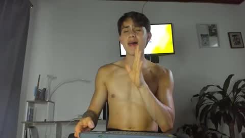 Snapshot of manucute_23_ chatting on 09/21/25, 10:11 manucute 23 online show from 09/21/25, 10:11