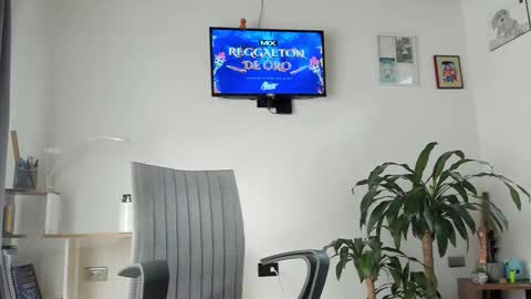 Snapshot of manucute_23_ chatting on 09/24/25, 03:37 manucute 23 online show from 09/24/25, 03:37