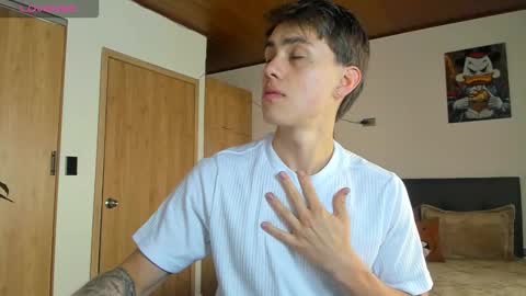 Snapshot of manucute_23_ chatting on 10/12/25, 02:38 manucute 23 online show from 10/12/25, 02:38