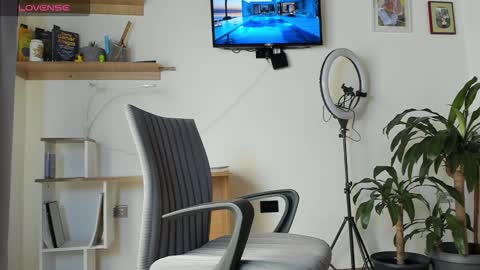 Snapshot of manucute_23_ chatting on 10/20/25, 03:23 manucute 23 online show from 10/20/25, 03:23