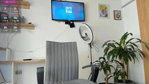 Snapshot of manucute_23_ chatting on 10/23/25, 03:11 manucute 23 online show from 10/23/25, 03:11