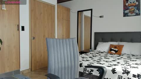 Snapshot of manucute_23_ chatting on 12/13/25, 08:04 manucute 23 online show from 12/13/25, 08:04