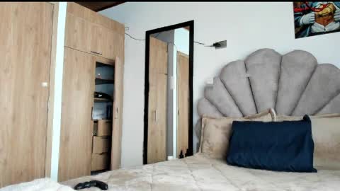 manucute 23  online show from 04/12/26, 01:49