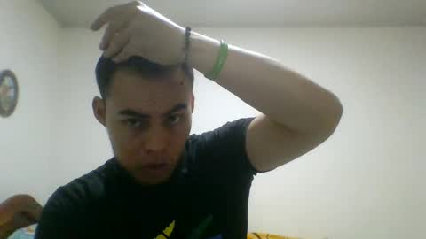 Snapshot of manuel9810 chatting on 01/12/25, 04:00 manuel9810 online show from 01/12/25, 04:00