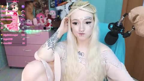 Snapshot of manuela_unicorn chatting on 03/12/25, 11:33 Manuela online show from 03/12/25, 11:33