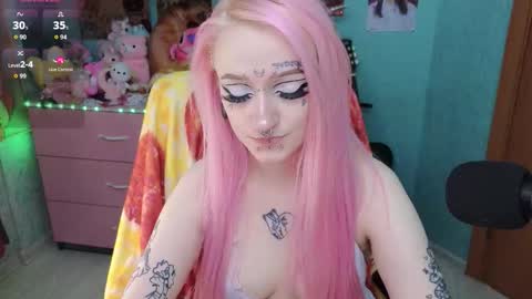 Snapshot of manuela_unicorn chatting on 12/16/25, 08:47 Manuela online show from 12/16/25, 08:47