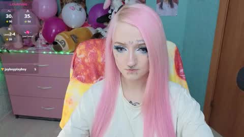 Snapshot of manuela_unicorn chatting on 12/19/25, 08:38 Manuela online show from 12/19/25, 08:38