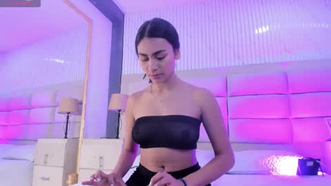 Manuela online show from 02/15/26, 08:49