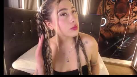 Manuela  online show from 11/05/25, 06:02