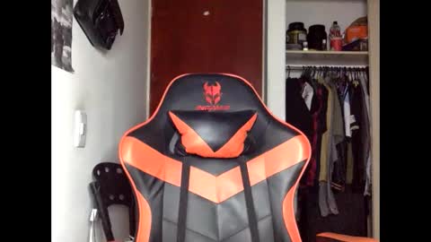 Snapshot of manuelle_francesco chatting on 10/09/25, 05:05 Manu online show from 10/09/25, 05:05