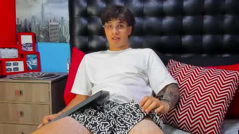 Manuel online show from 04/06/26, 10:33