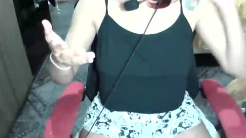 Snapshot of manuescarlate13 chatting on 09/25/25, 05:33 Manu Escarlate online show from 09/25/25, 05:33