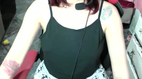 Snapshot of manuescarlate13 chatting on 11/06/25, 05:19 Manu Escarlate online show from 11/06/25, 05:19