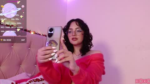 Snapshot of manumeow_ chatting on 12/17/24, 12:12 Manu online show from 12/17/24, 12:12