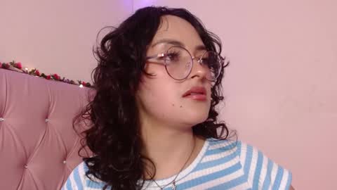 Snapshot of manumeow_ chatting on 01/14/25, 11:37 Manu online show from 01/14/25, 11:37