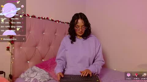 Snapshot of manumeow_ chatting on 03/08/25, 10:45 Manu online show from 03/08/25, 10:45