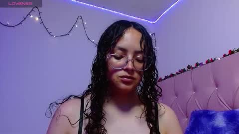 Snapshot of manumeow_ chatting on 12/01/25, 10:26 Manu online show from 12/01/25, 10:26